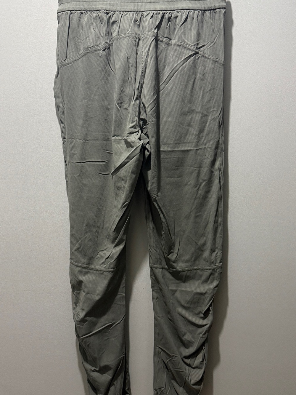Lululemon Beyond the Studio Jogger
Grey Sage - Picture 8 of 9
